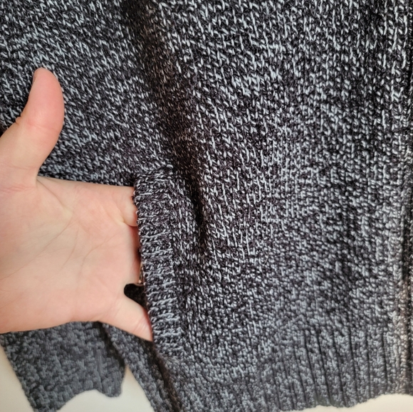 Karen Scott Women's Gray Quarter-Zip knit Sweater. Sz. M - Picture 4 of 6